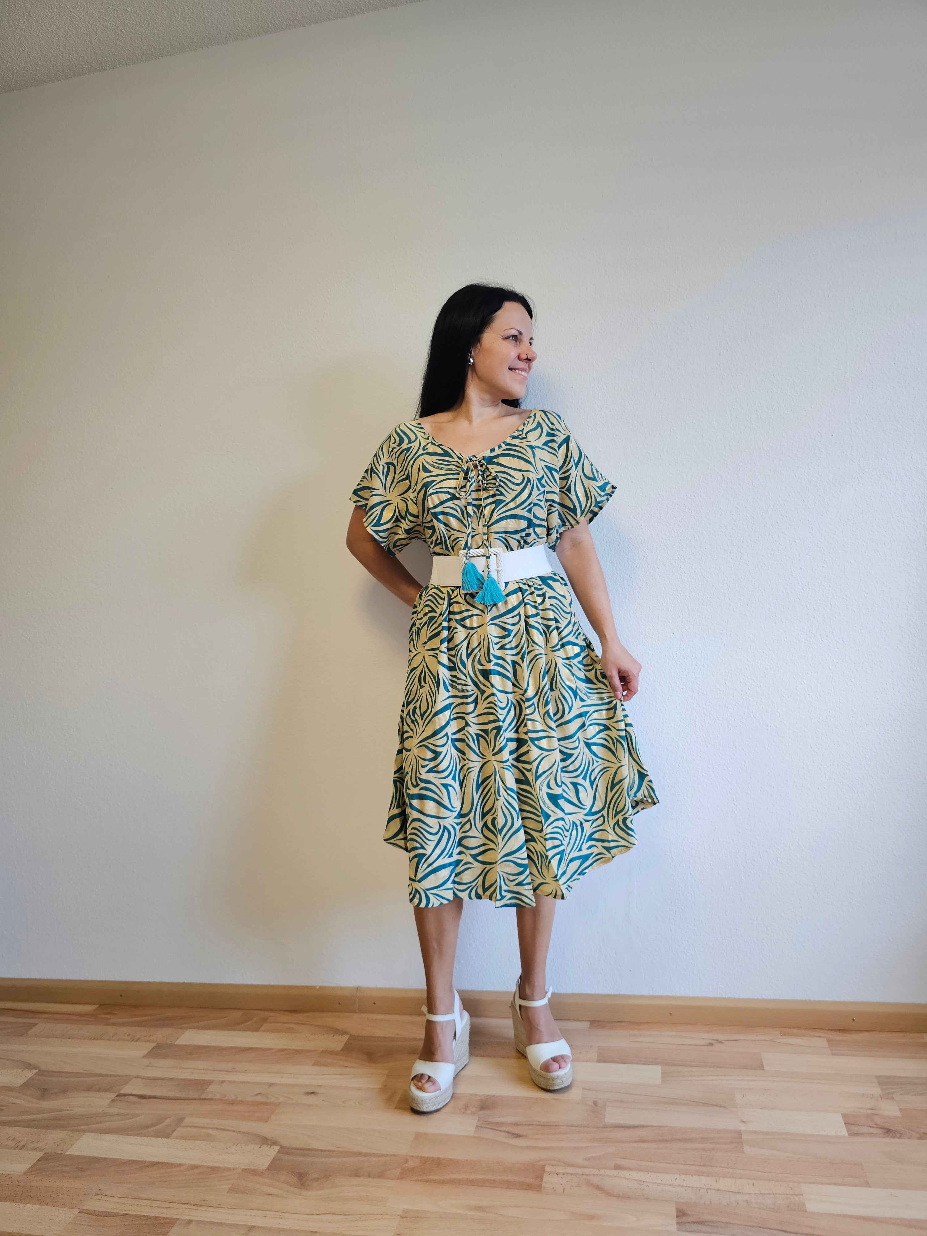 Short sleeve dress